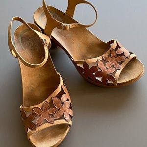Dansko size 41 shoes with flowered leather strap in great condition